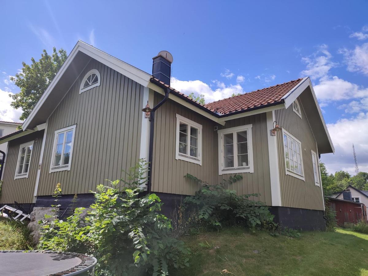 Villa I Norrtaelje Eksteriør bilde